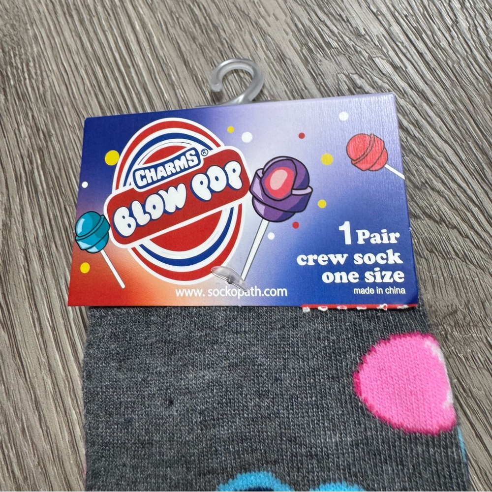 Charms Blow Pop Crew Socks Size 9-13 NWT - Picture 2 of 3